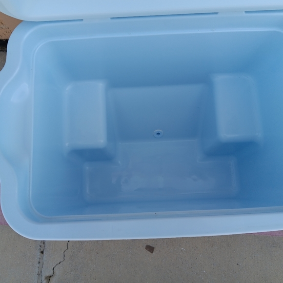 Cooler - Picture 3 of 10